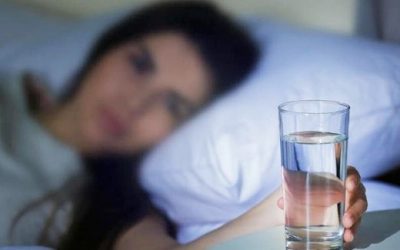Rutin Minum Air Putih Saat Bangun Tidur Ada Manfaatnya